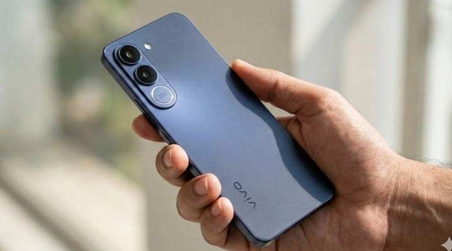 Vivo V70 Review: Zeiss Cameras, 50MP Selfie, and 5G — Is It Worth ₱24,499 in the Philippines?